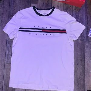 White Tommy Hilfiger T-shirt